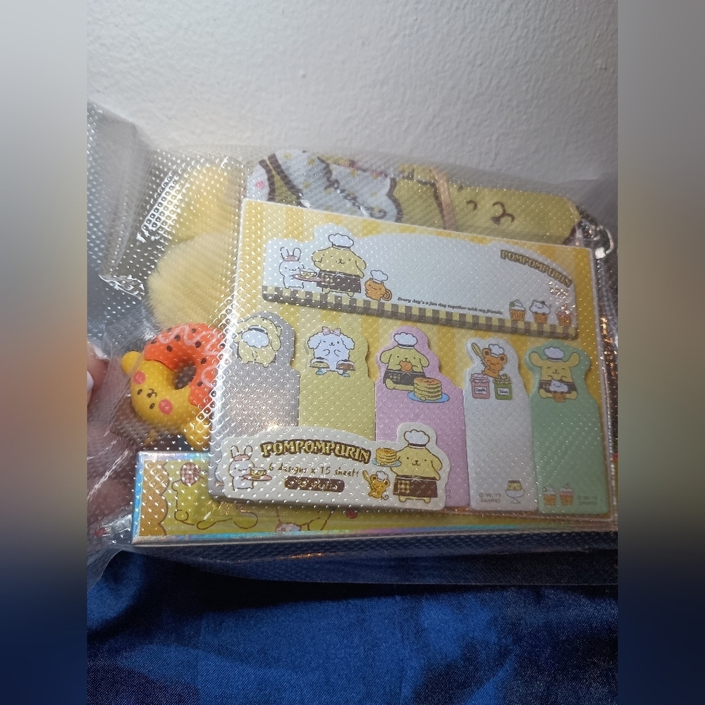 Sanrio Pompompurin 8 PC Gift Set - Picture 9 of 14